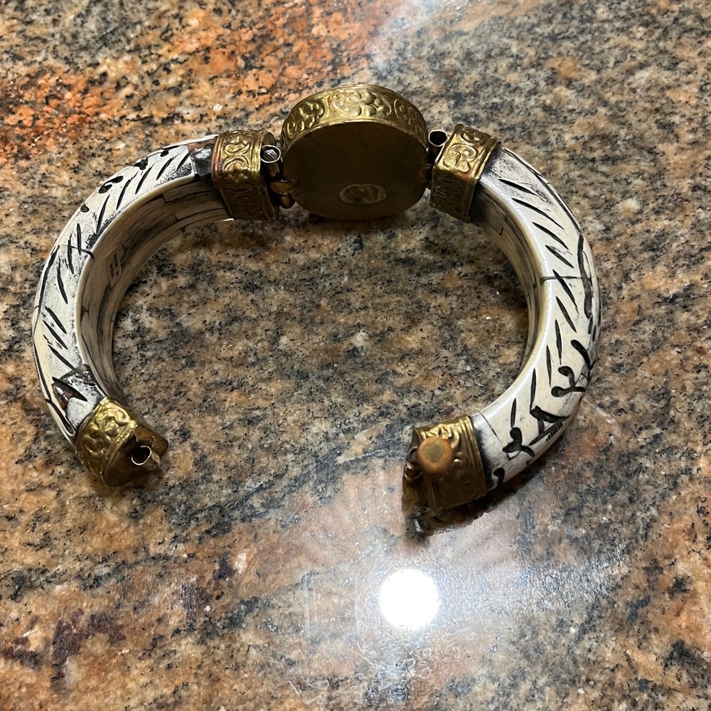 Unique Vintage-gold and cream bangle Bracelet with elephant - Picture 8 of 11